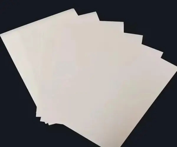 Diverses caractéristiques du panneau enduit de PE
