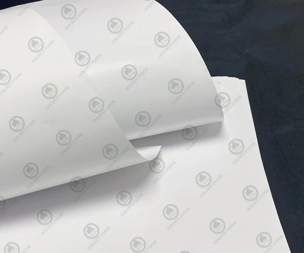 Pourquoi le papier enduit léger est-il si populaire?